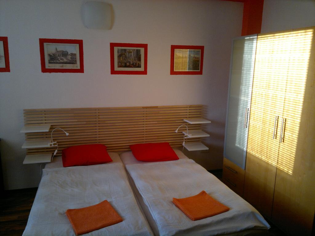 Red Apartment Bratislava Kamer foto