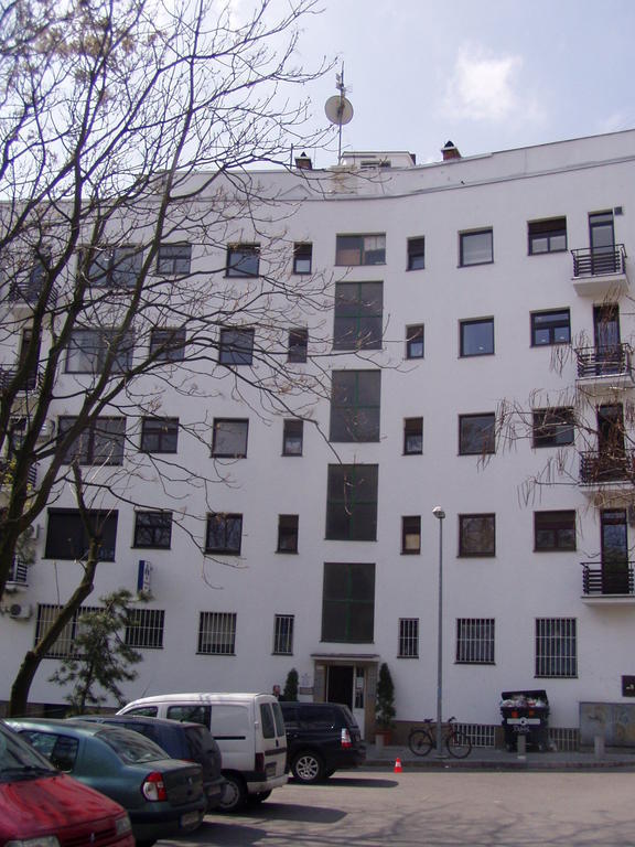 Red Apartment Bratislava Buitenkant foto